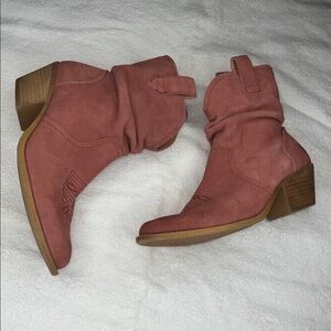 Women’s Suede Ankle Boots - Pink